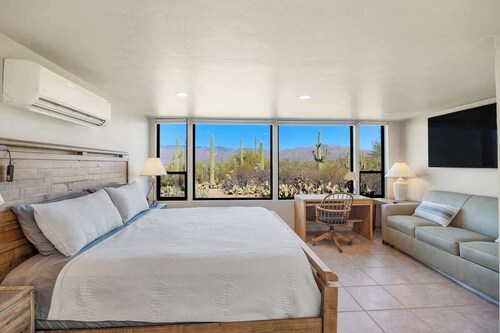 Saguaro Retreat-Salt Pool, Spa, Mountain Views