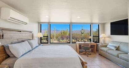 Saguaro Retreat-Salt Pool, Spa, Mountain Views
