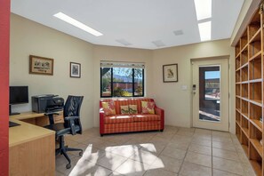 Interior - Saguaro Retreat-Salt Pool, Spa, Mountain Views (Tucson)