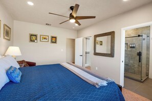 Room - Saguaro Retreat-Salt Pool, Spa, Mountain Views (Tucson)