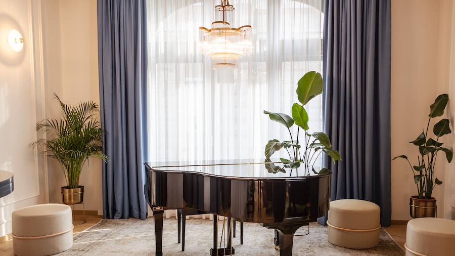 Alice Hotel