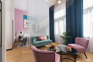 Premium-Zimmer | Wohnbereich | Flachbildfernseher