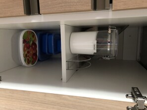 Fridge, microwave, oven, stovetop - Studio Novissimo em Moema, com Piscina e Sauna (Sao paulo)