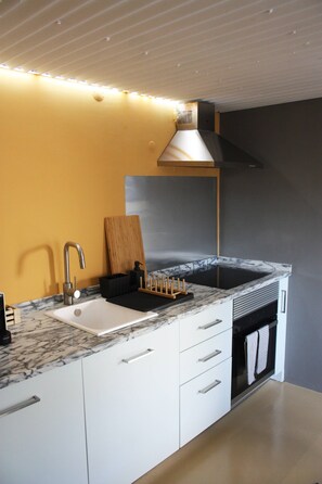Fridge, microwave, oven, stovetop - Easy4Stay by City Center II (Portimão)