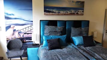 1 bedroom, desk, iron/ironing board, WiFi