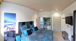 1 bedroom, desk, iron/ironing board, WiFi