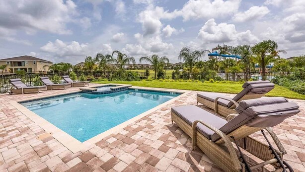Beheizter Pool