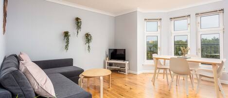 Classic-huoneisto, 2 makuuhuonetta, tupakointi kielletty | Oleskelualue | Taulutelevisio, Netflix, suoratoistopalvelut