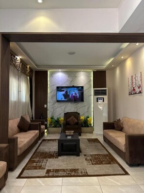 Lobby sitting area - Jewel Dokki Hotel (Giza)