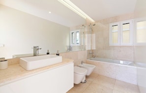 Bathtub