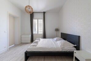 1 bedroom, iron/ironing board, internet