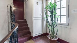 Interior - Modern Design Apt in Marais (Paris)