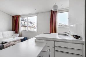 Private kitchen - Modern Design Apt in Marais (Paris)