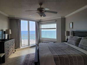 3 室のベッドルーム、WiFi (無料)、ベッドシーツ