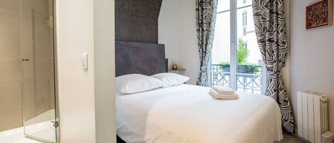 2 chambres, fer et planche à repasser, accès Internet