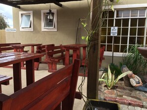 รับประทานอาหารกลางแจ้ง