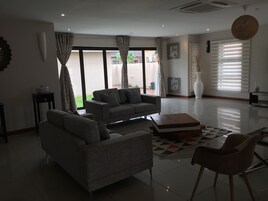 Televisión LCD 50 pulgadas con canales de televisión por cable