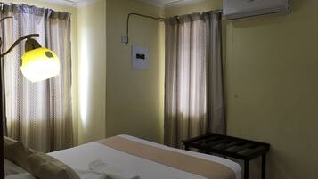 Phòng Tiêu chuẩn | Trang trí khác biệt, trang bị nội thất với thiết kế riêng biệt, bàn