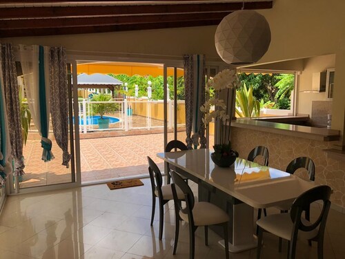 Luxury Villa Bel Air for 6 people with swimming pool, terrace and garden