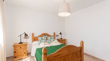 4 habitaciones, tabla de planchar con plancha y wifi gratis