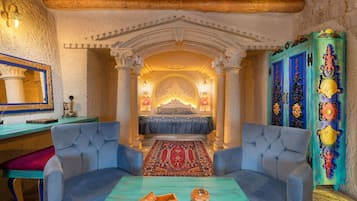 Deluxe Cave Suite