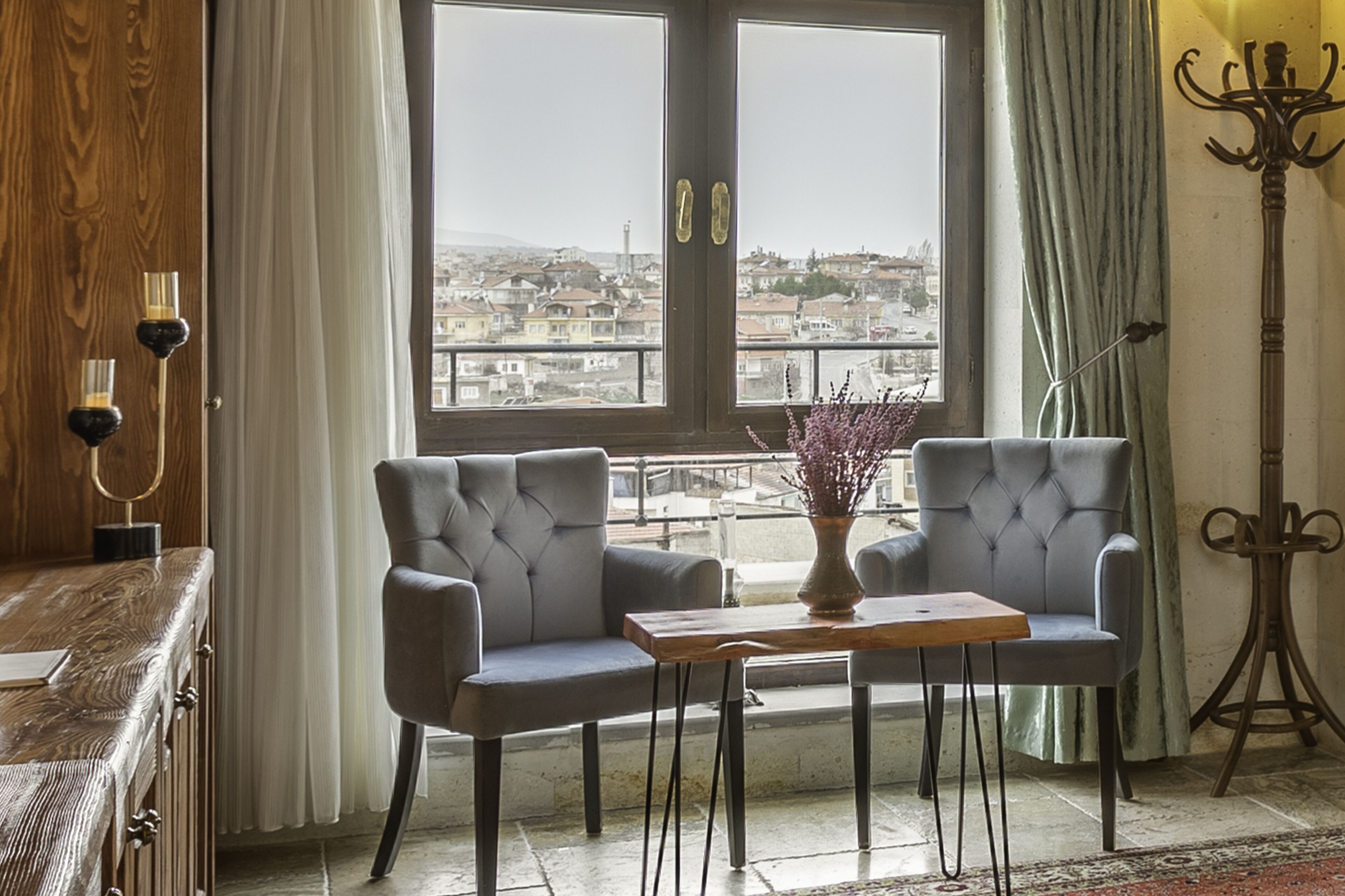 Ropa de cama de alta calidad y minibar con artículos gratuitos 