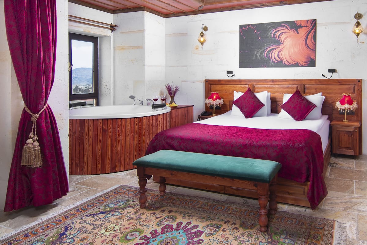 Ropa de cama de alta calidad y minibar con artículos gratuitos