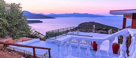 المنطقة المحيطة بالمنشأة