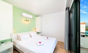 2 bedrooms, in-room safe, iron/ironing board, WiFi