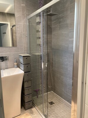 Bathroom - Appart à Cannes-Californie, parking, garden, swimming pool (Cannes)