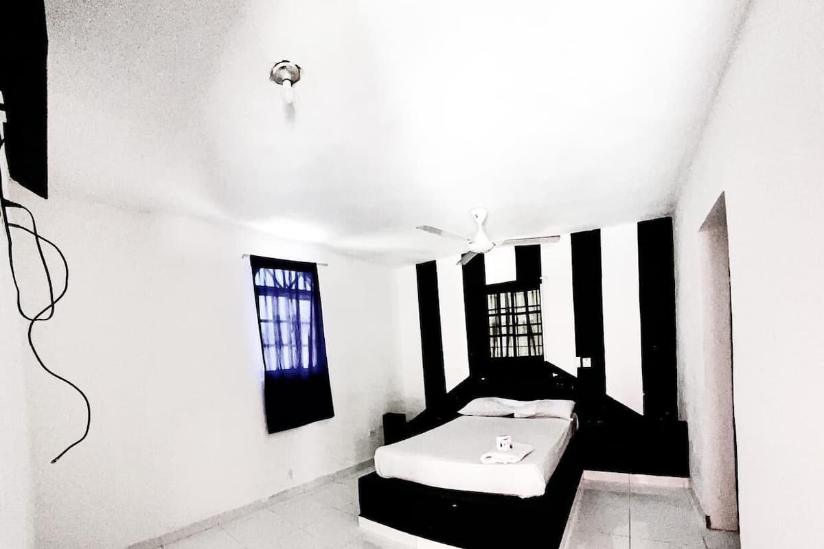 Premium bedding, soundproofing, WiFi (free), bed sheets