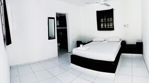Premium bedding, soundproofing, free WiFi, bed sheets - Hotel Punto 4 (Punta Cana)