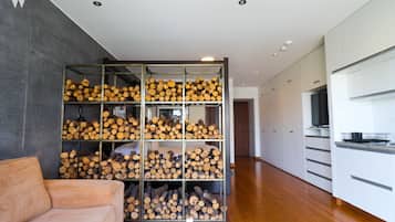 Loft (502) | Living area
