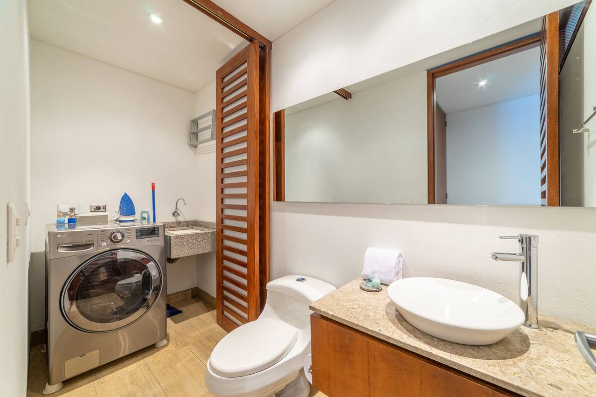 สตูดิโอ (207) | ห้องน้ำ | ฝักบัว, ของใช้ในห้องน้ำฟรี, ผ้าเช็ดตัว, สบู่