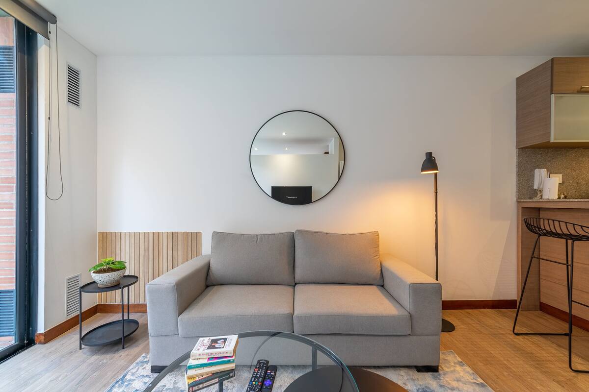 Studio (207) | Coin séjour | TV connectée, Netflix, chauffage par le sol, services de streaming