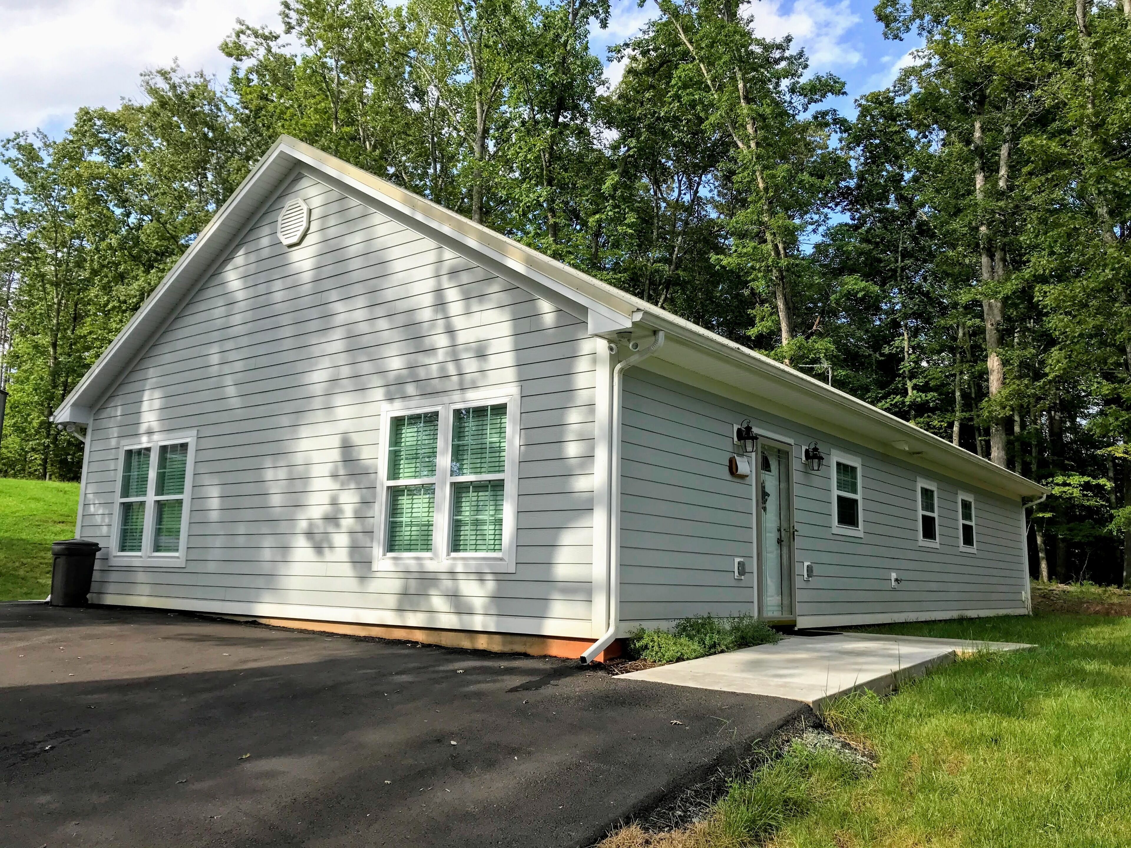House at Smith Mountain Lake Airport