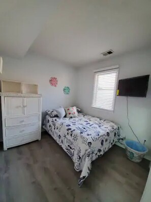 3 soverom, strykejern/-brett, wi-fi og sengetøy