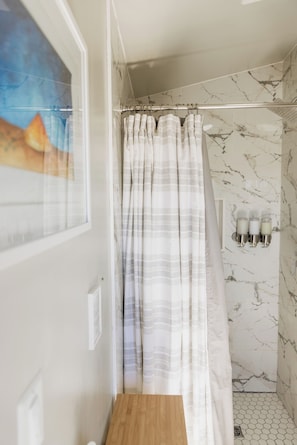 Shower, towels