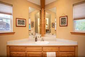 花灑/浴缸組合、風筒、提供毛巾