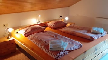 2 Schlafzimmer, Reisekinderbett, WLAN, Bettwäsche