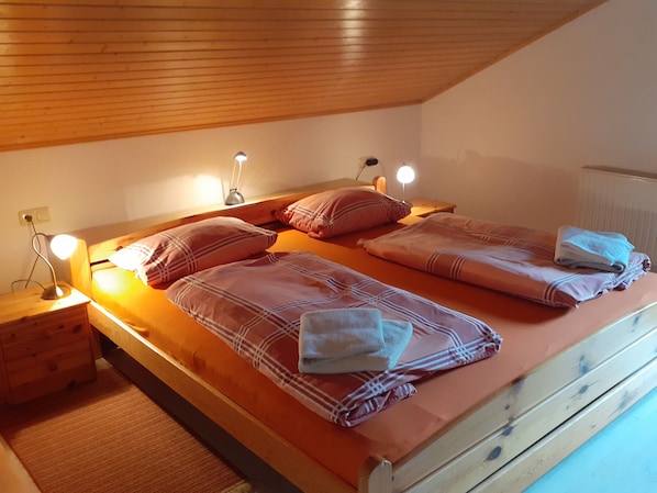 2 bedrooms, travel crib, WiFi, bed sheets