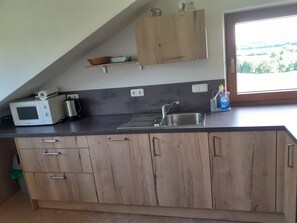 Fridge, microwave, oven, stovetop - Ihr Ferienhof am Rande der Alpen, Nebenhaus (Seeg)