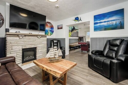 ★ Under the Sea ★ Private Home with Game Room ★