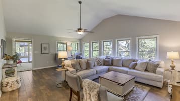 Smart TV, tenis de mesa y libros