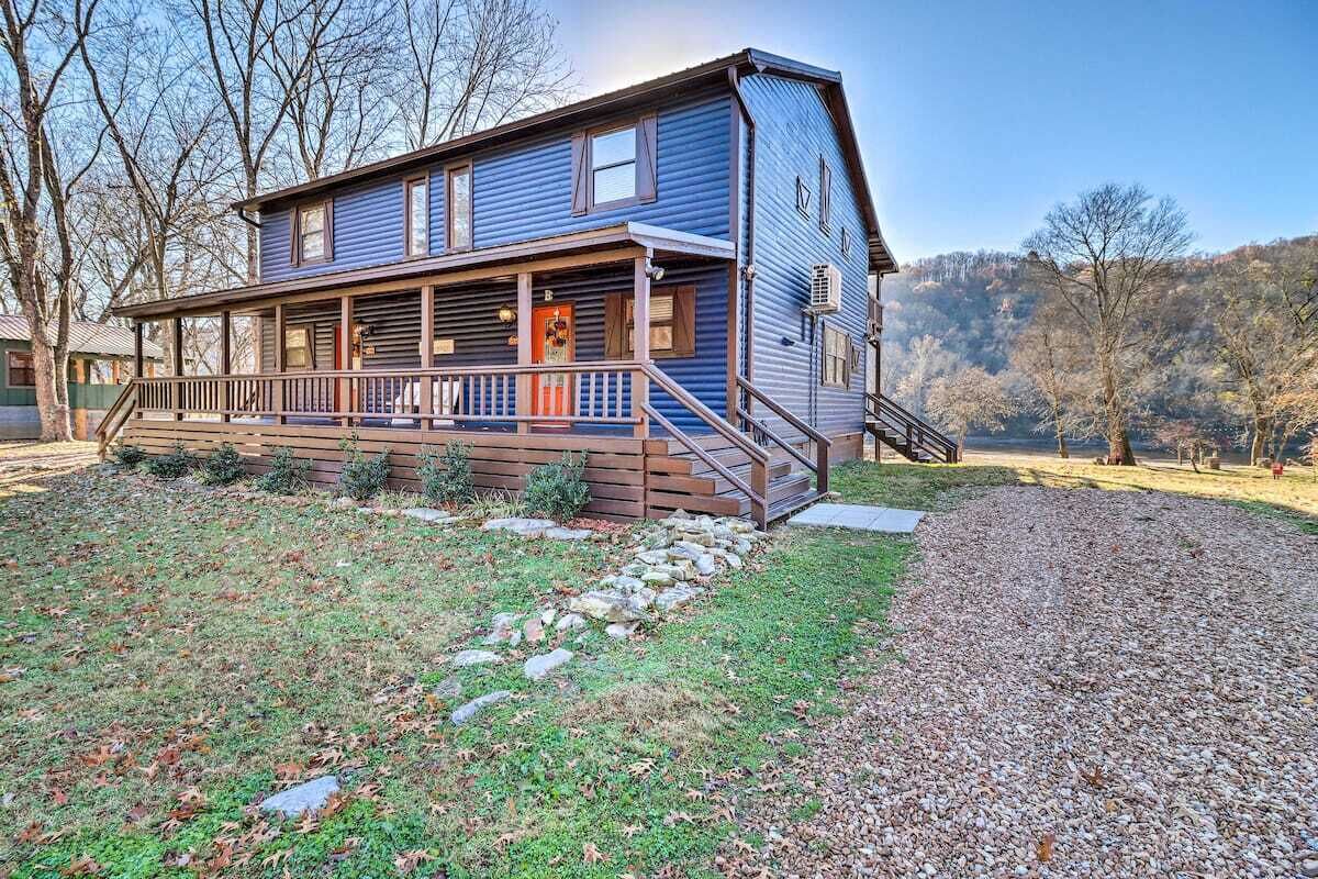 The Willow Breeze Cabin - Side A