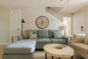 Smart TV, fireplace, DVD player, books