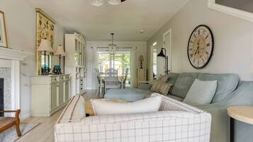 Smart TV, fireplace, DVD player, books