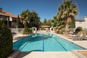 Alberca al aire libre 