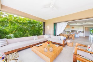 Smart TV, books, stereo, printers - Fully remodeled unit inside the gates in Punta Mita (Punta Mita)