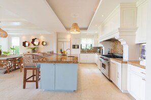 Fridge, microwave, oven, stovetop - Fully remodeled unit inside the gates in Punta Mita (Punta Mita)